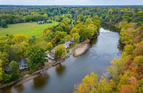 Rockfield House | Riverfront Brookston Retreat w/Deck & River Tubes