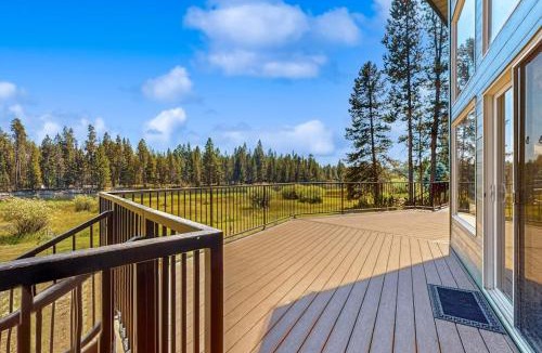 Three Rivers House | Riverfront Luxury Home with Hot Tub AC Deck and Grill
