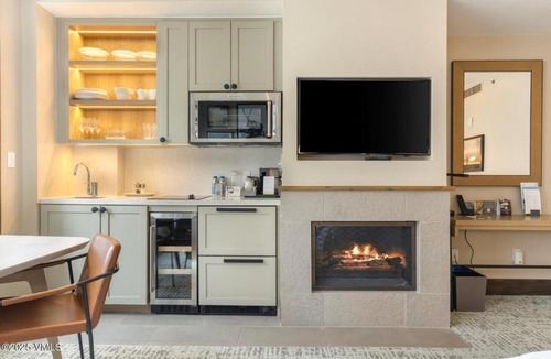 Avon House | Riverfront Retreat I Resort Amenities Gondola