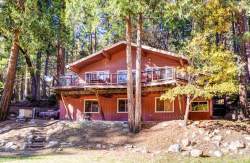 North Wawona House | Riverfront Retreat