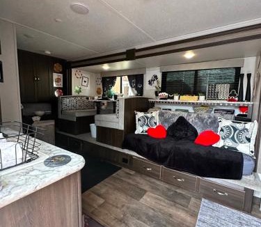 Bullhead City Villa | Riverside Casino Couples Retreat Jetski-Shuttle