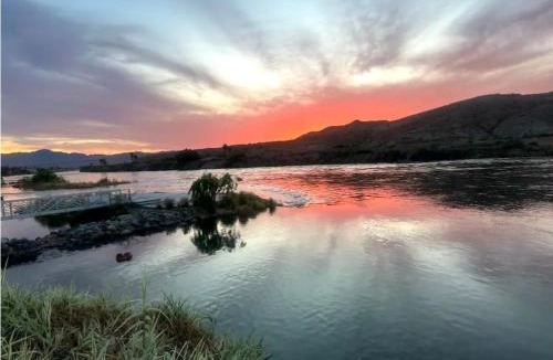 Bullhead City Villa | Riverside Casino Couples Retreat Jetski-Shuttle