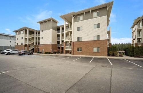 Post Falls House | Riverside Condo - Gorgeous Spokane River View