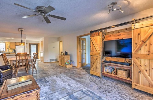 Wisconsin Dells Apartment | Riverside Wisconsin Dells Condo and Pool Access