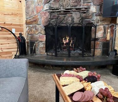 Island Park Apartment | Riverview Retreat -Hot tub -Fire pit -1-acre lot -