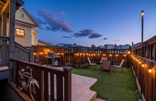 Buena Vista House | Riverwalk Path Heart of South Main w Peak Views