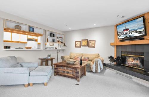 Moose Wilson Road Apartment | RMR: Balsam Lodge B4 Condo in The AspensWilson WY