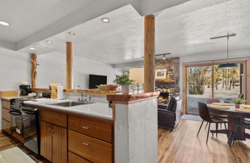 Moose Wilson Road Apartment | RMR: Cedars 1412 Condo in The AspensWilson WY