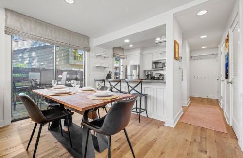 Moose Wilson Road Apartment | RMR: Cinquefoil 1615 Condo in The AspensWilsonWY