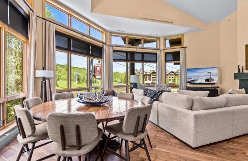 Teton Village Apartment | RMR: Cody House B Condo in Teton Village