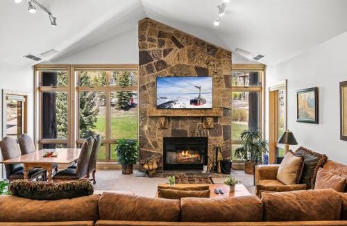 Teton Village Apartment | RMR: Cody House D Condo in Teton Village