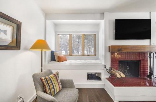 Moose Wilson Road Apartment | RMR: Hawthorne 214 Condo in The AspensWilsonWY