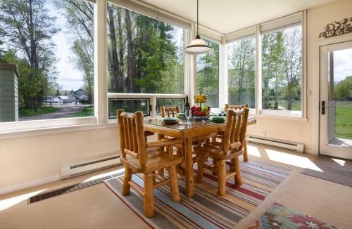 Moose Wilson Road Apartment | RMR: Lupine 1911 Condo in The AspensWilsonWY