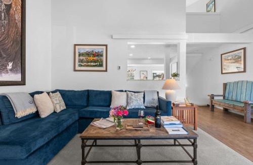 Moose Wilson Road Apartment | RMR: Mountain Ash 1 Condo in The AspensWilsonWY