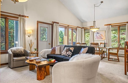 Teton Village Apartment | RMR: Rendezvous A5 Condo in Teton Village