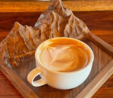 Twin Lakes Hotel | Roadhouse Lodge & Coffee Shop