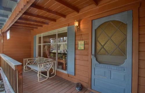 Bass Lake House | Robins Nest- Lake Area