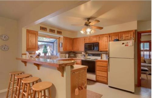 Bass Lake House | Robins Nest- Lake Area