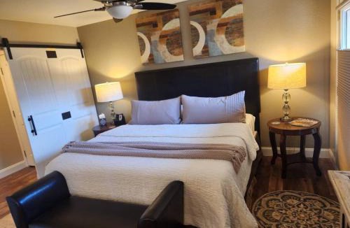 Oak Creek House | Robins Red Rock Getaway Suite B