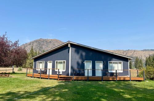 Clinton Hotel | Rock Creek Mercantile & Motel