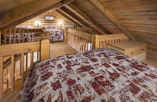 Custer Hotel | Rock Crest Lodge & Cabins
