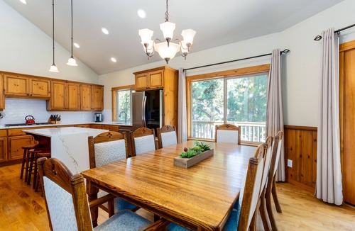 Deer Park House | ROCK11-Spacious Home w. A/C, Ping Pong, Hot Tub
