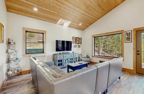 Kalispell House | Rocky Crest Retreat
