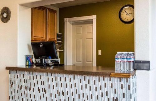 Hanford Hotel | Rodeway Inn Downtown Hanford