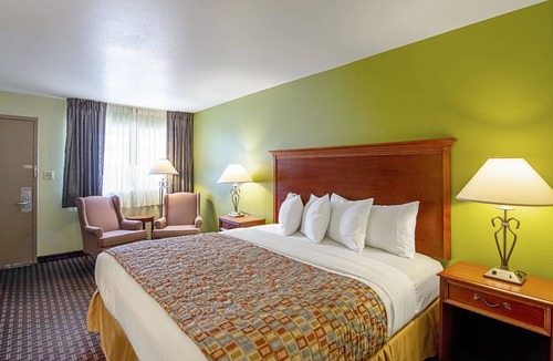 Gunnison Hotel | Rodeway Inn Gunnison - Crested Butte