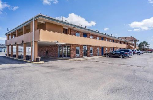 Martell Hotel | Rodeway Inn Lincoln West - University Area