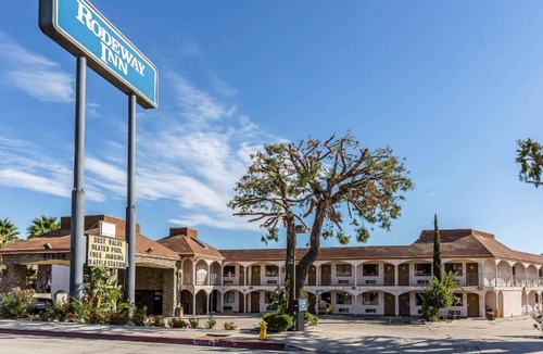 Castaic Hotel | Rodeway Inn Magic Mountain Area