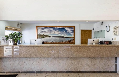 Castaic Hotel | Rodeway Inn Magic Mountain Area