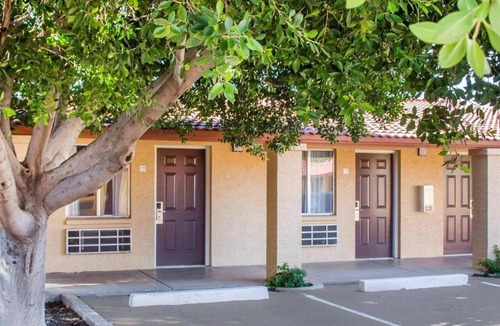 Security Acres Hotel | Rodeway Inn Old Town Scottsdale