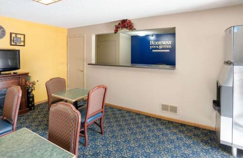 Austin Hotel | Rodeway Inn & Suites Austin I-90
