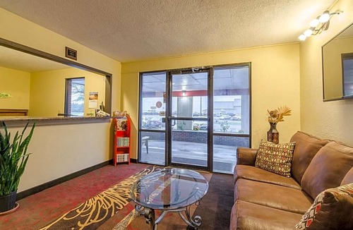 Mitchell Hotel | Rodeway Inn