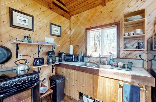 Toledo House | Romantic 15-Acre Hideout Near Foster Creek!