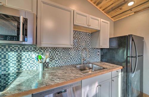 Livingston House | Romantic Gem w/Mtn Views! Day Trip to Yellowstone