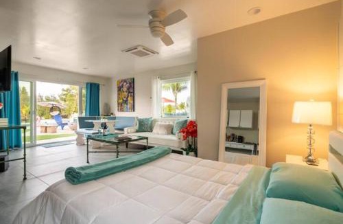 Temecula House | Romantic Villa in Pool Oasis Walk to Wineries