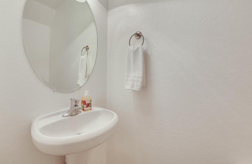 Camelback East House | Rooftop Skyline Views! Family-Friendly Phoenix Gem