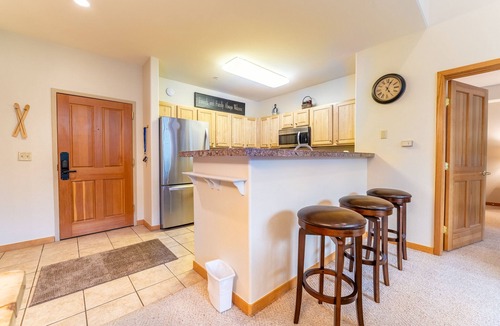 Mountain House Condo | Roomy Condo w/Mountain Views & Great Location, Short Walk to Shops & Dining!