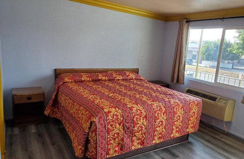 Compton Hotel | Rose motel