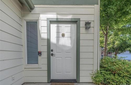 Bass Lake House | Rosenberg Slide Creek Reduced Nightly Rate