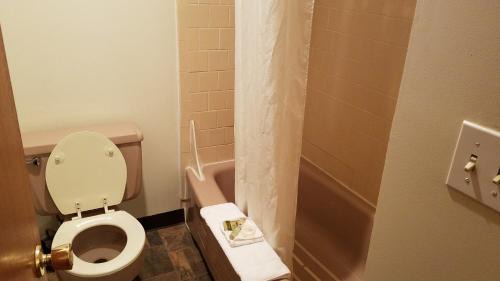 La Grande Hotel | Royal Motor Inn