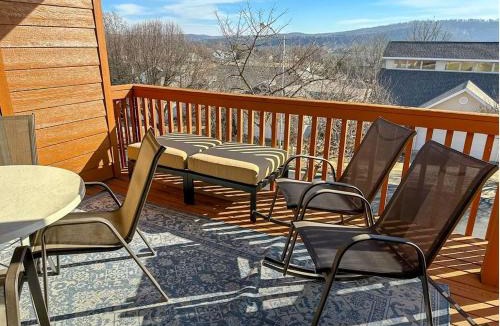 Table Rock Apartment | Royale Retreat