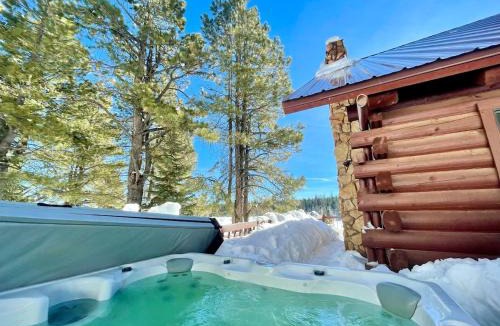Duck Creek Village House | Runway Cabin Retreat With Private Hot Tub!