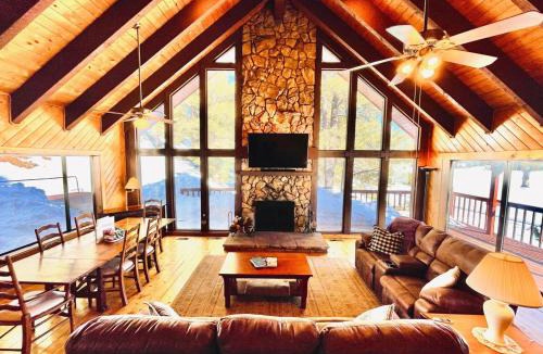 Duck Creek Village House | Runway Cabin Retreat With Private Hot Tub!