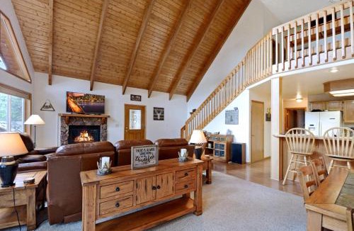 Munds Park House | Rustic cabin on a 3/4 acre lot in Munds Park.