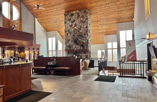 Lutsen House | Rustic Chalet | Ski-In/Out | Hot Tub, Pool, Gym
