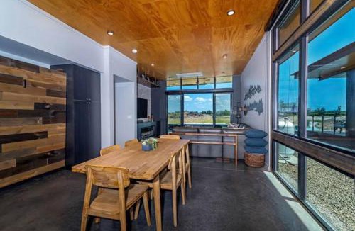 Quincy House | Rustic Elegance at the Gorge