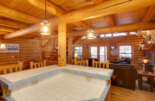 Coeur d'Alene House | Rustic Gotham Bay Cabin on Lake Coeur d'Alene